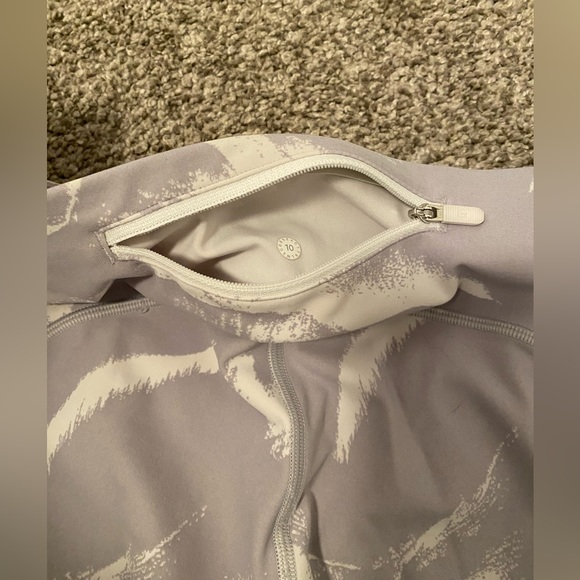 Lululemon Speed Up Tight 28" sz 10 white+grey - Picture 2 of 4